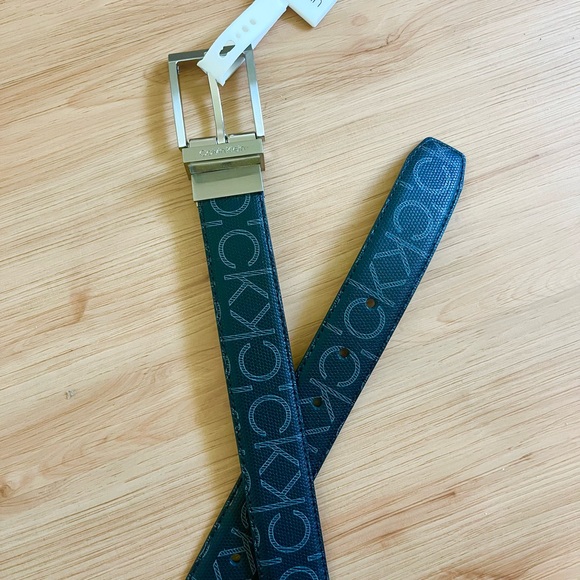 Calvin Klein Signature Saffiano Leather Reversible Belt Size S ( 30-32) - Picture 1 of 9
